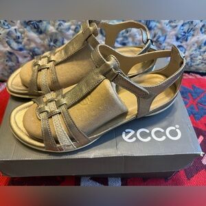 ECCO, Flash Leather T-Strap Sandals, good used, size 11- 11.5 grey metallic